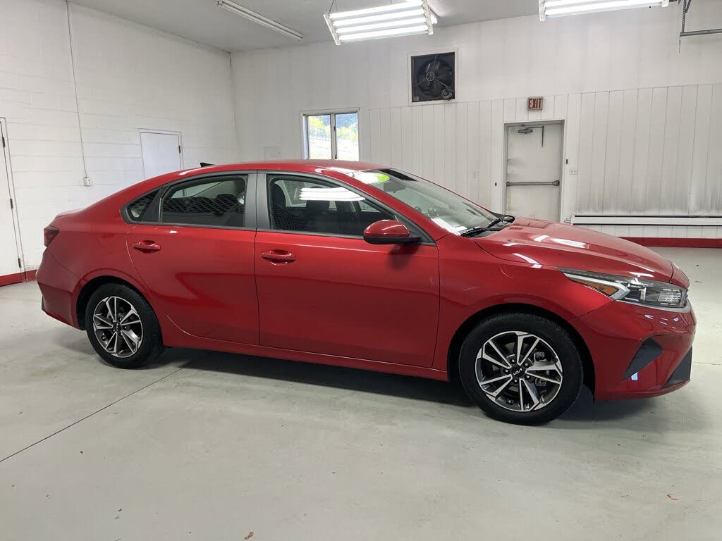 2023 Kia Forte LXS FWD