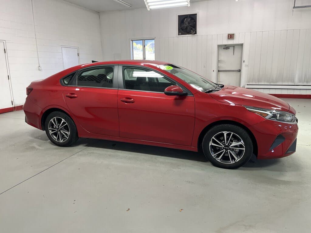 2024 Kia Forte LXS FWD