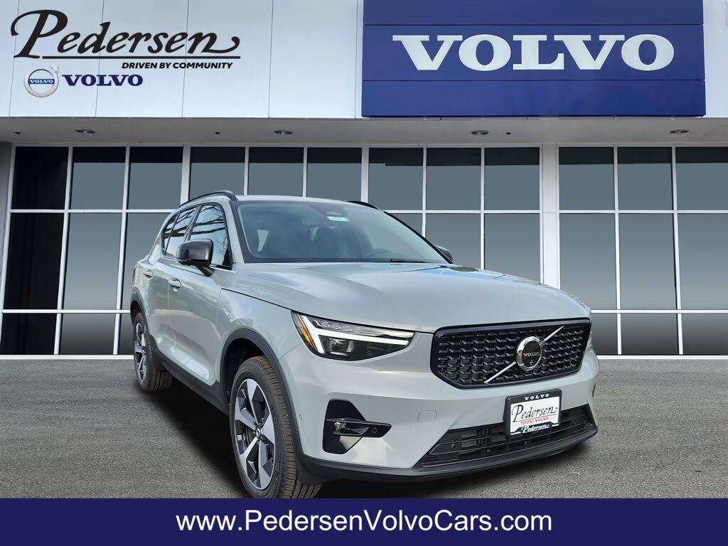 2026 Volvo XC40 B5 Plus AWD