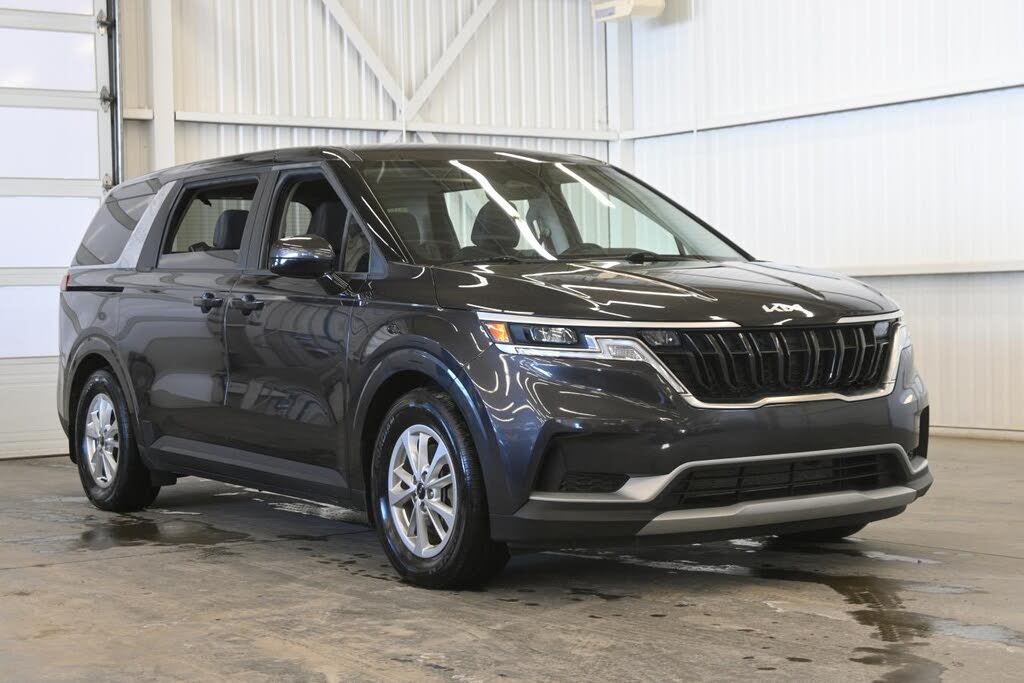 2024 Kia Carnival LX FWD