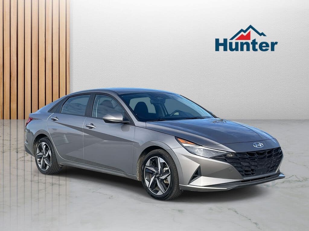 2023 Hyundai Elantra SEL FWD