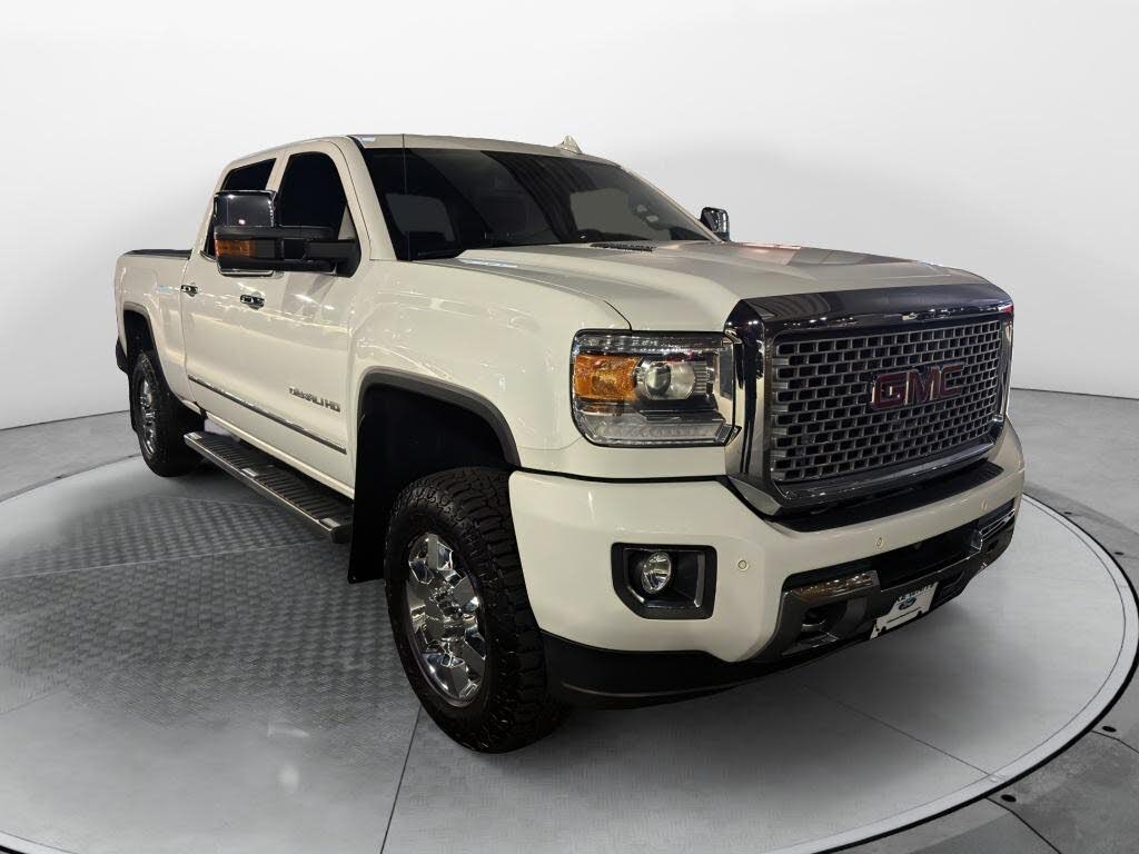 2016 GMC Sierra 3500HD Denali Crew Cab LB DRW 4WD