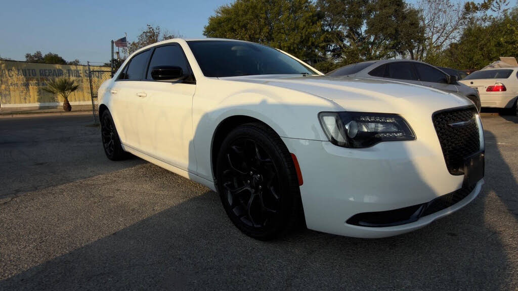 2019 Chrysler 300 Touring RWD