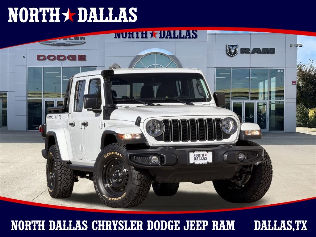 2025 Jeep Gladiator NightHawk Crew Cab 4WD