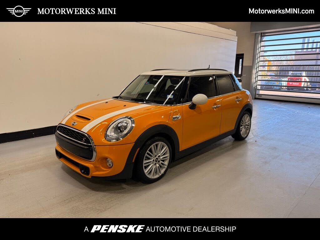 2017 MINI Cooper S 4-Door Hatchback FWD