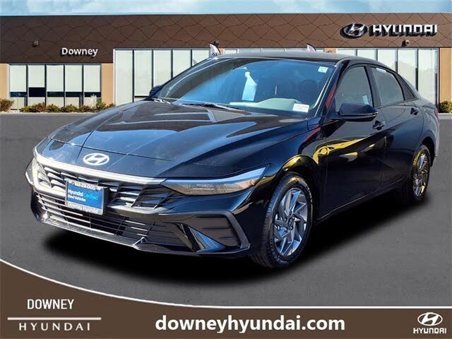 2024 Hyundai Elantra SEL FWD