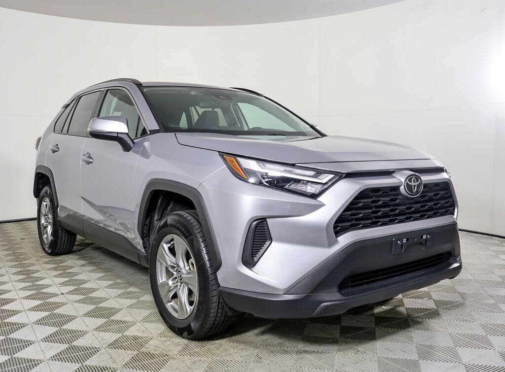 2024 Toyota RAV4 XLE FWD