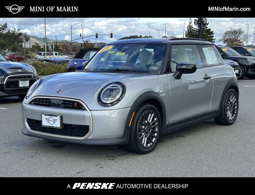 2025 MINI Cooper S Signature Trim 2-door Hatchback