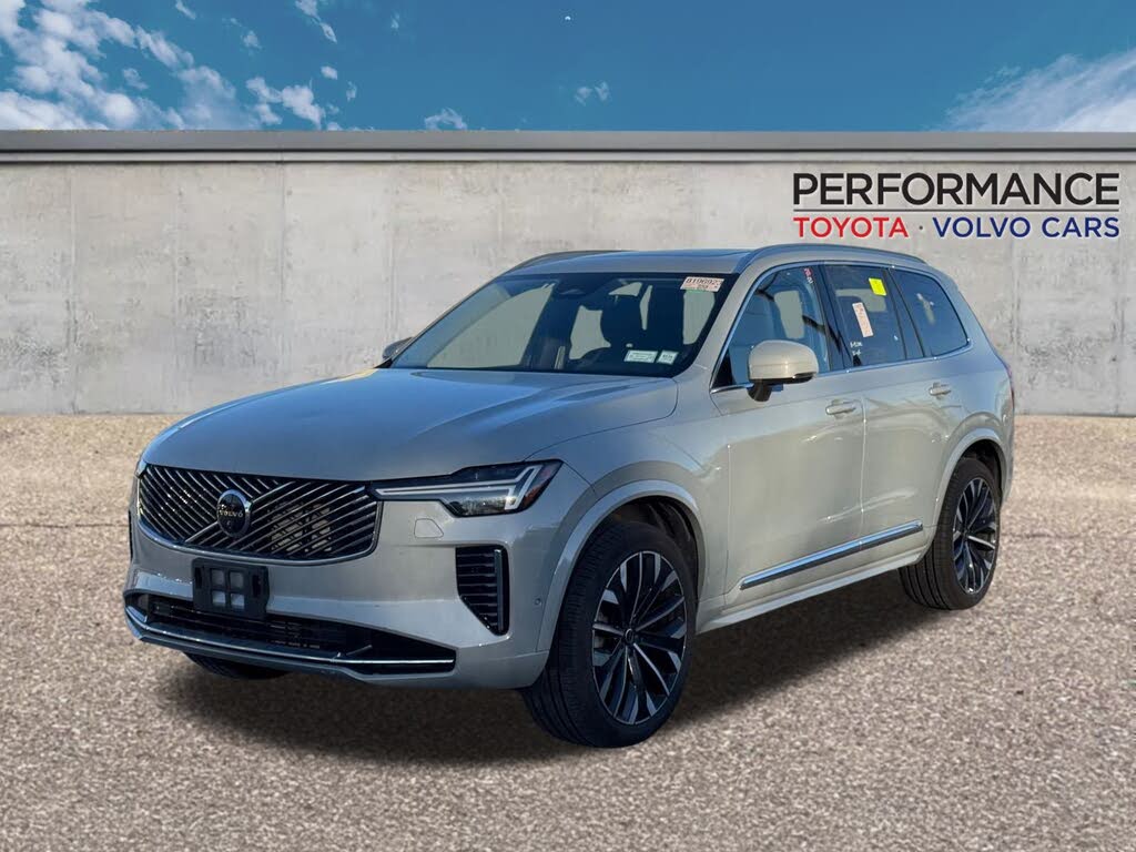 2025 Volvo XC90 B5 Plus Bright Theme 7-Passenger AWD