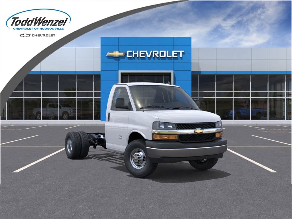 2025 Chevrolet Express Chassis 3500 Cutaway 139