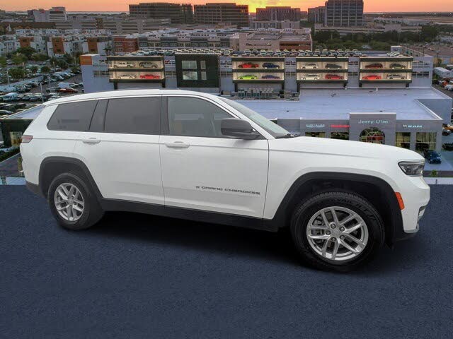 2023 Jeep Grand Cherokee L Laredo 4WD