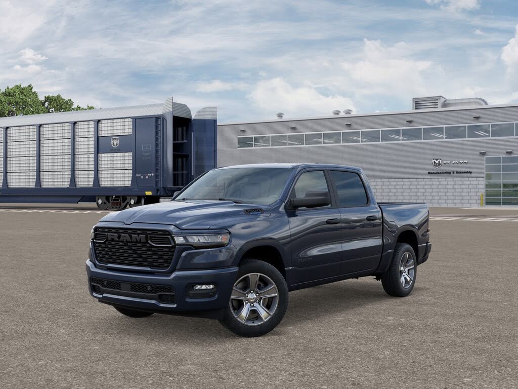 2026 RAM 1500 Express Crew Cab RWD