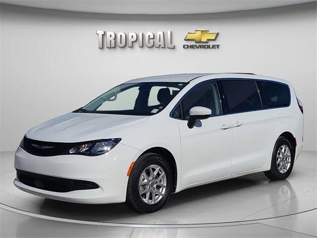 2022 Chrysler Voyager LX FWD