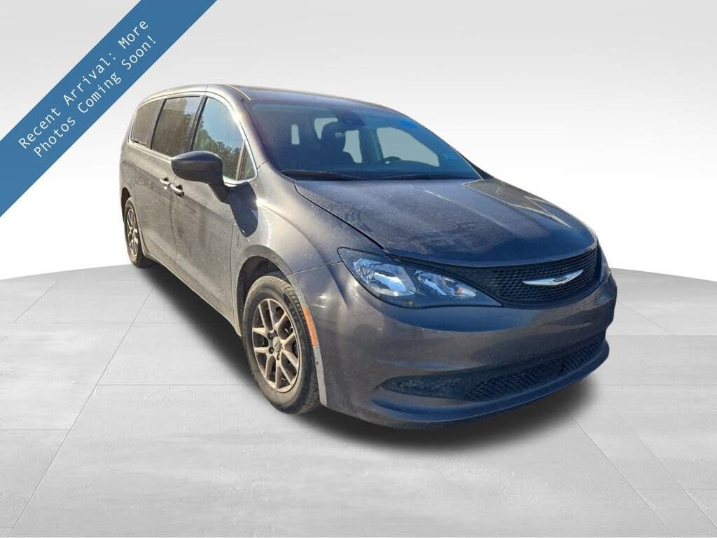 2023 Chrysler Voyager LX FWD