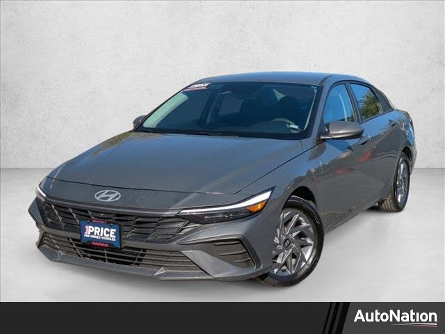 2024 Hyundai Elantra SEL FWD