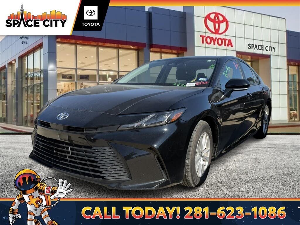 2025 Toyota Camry LE FWD