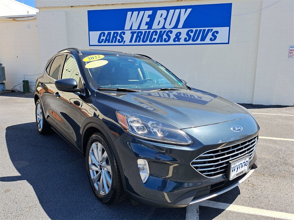 2022 Ford Escape Hybrid Titanium FWD