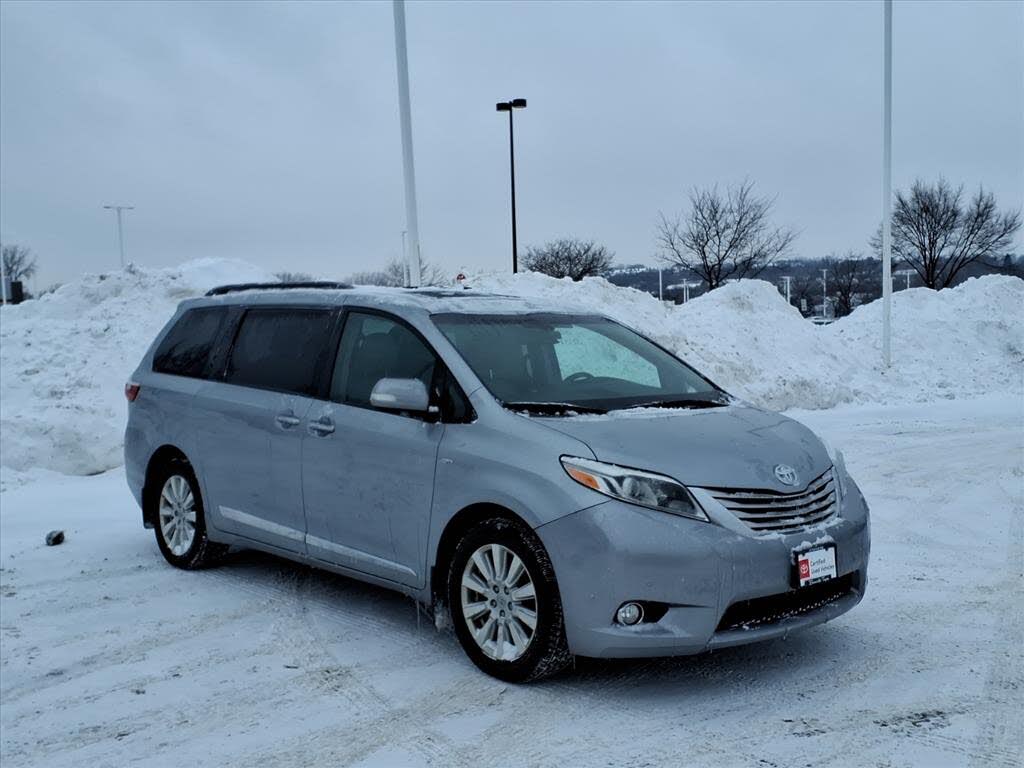 2017 Toyota Sienna Limited Premium 7-Passenger AWD