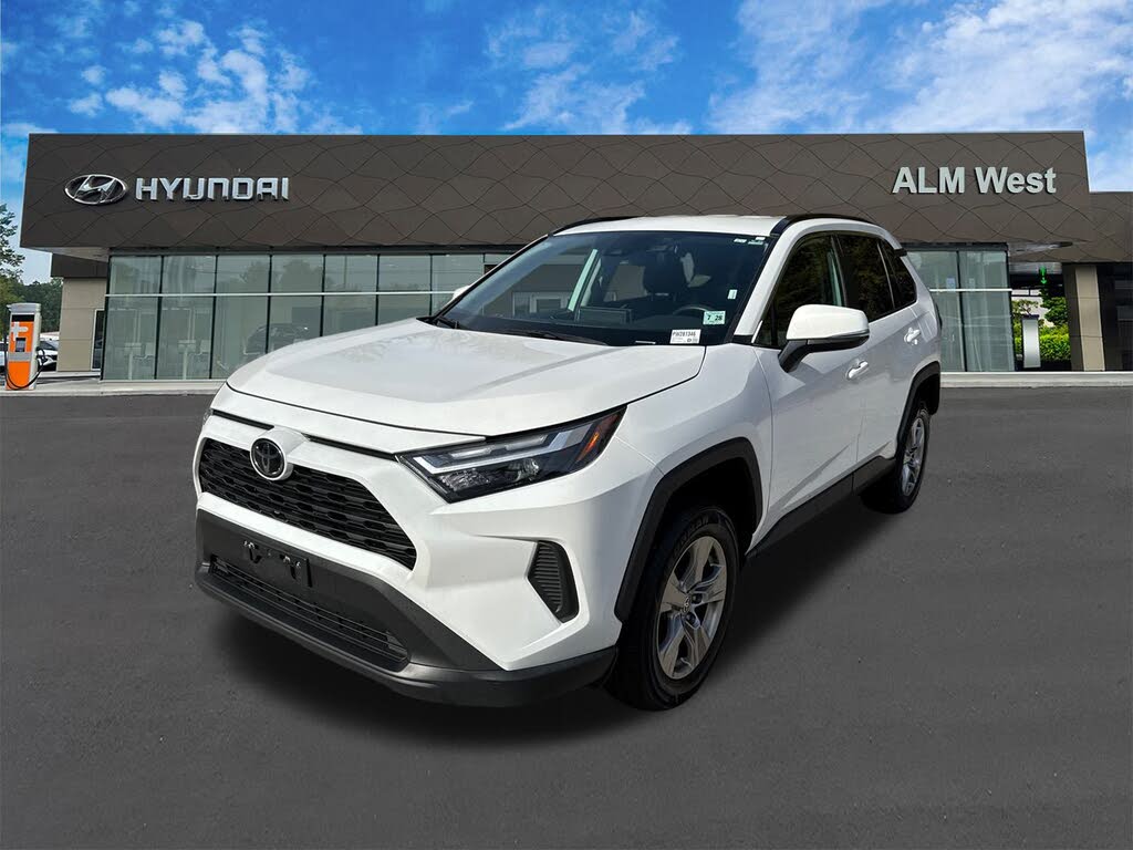 2023 Toyota RAV4 XLE FWD