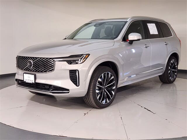 2025 Volvo XC90 B5 Plus Bright Theme 7-Passenger AWD