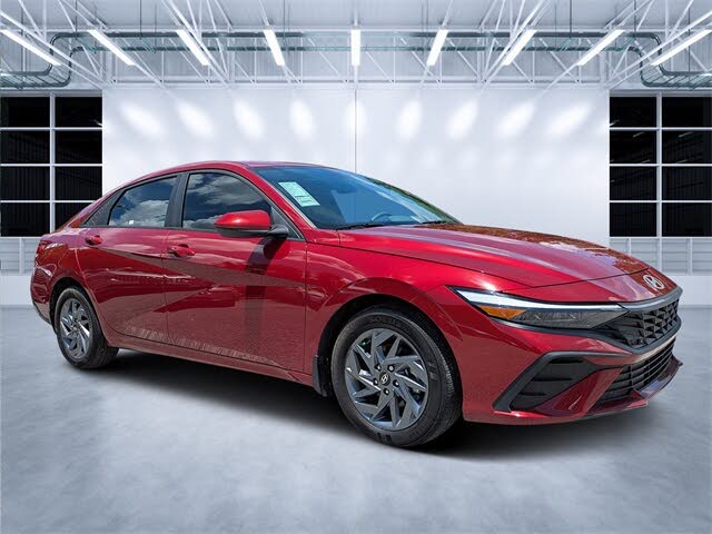 2024 Hyundai Elantra SEL FWD
