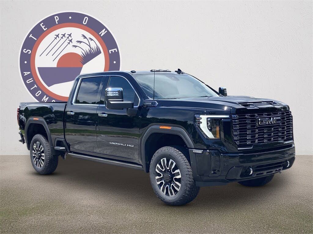 2025 GMC Sierra 3500HD Denali Ultimate Crew Cab 4WD