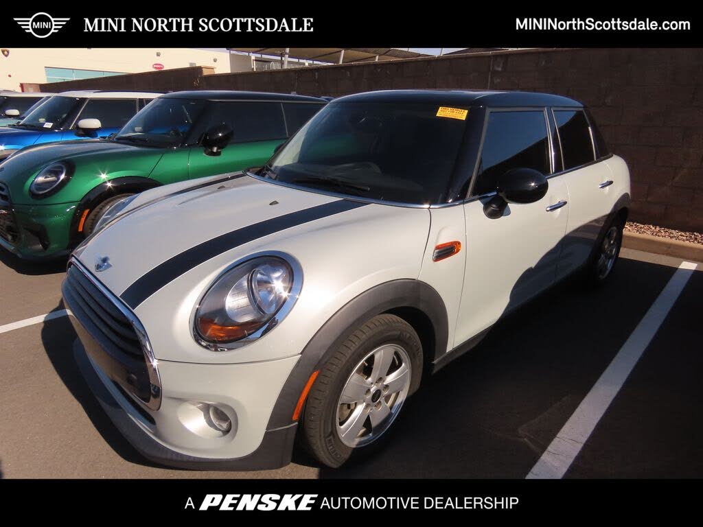 2016 MINI Cooper 4-Door Hatchback FWD