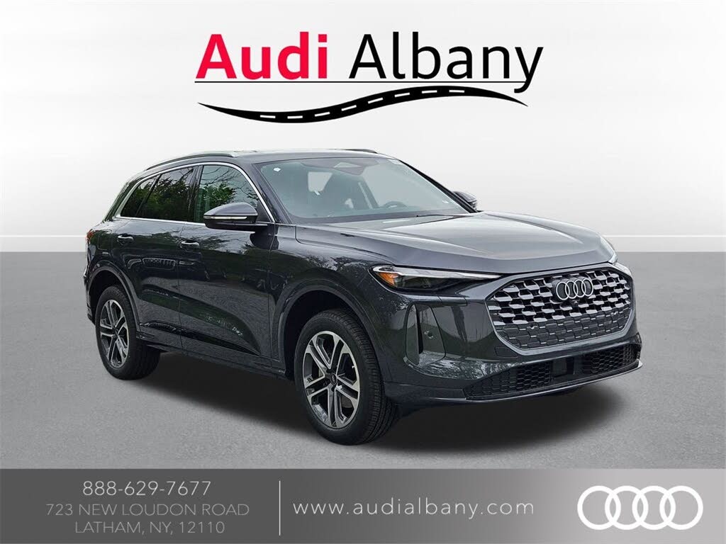 2025 Audi Q5 quattro Premium 40 TFSI