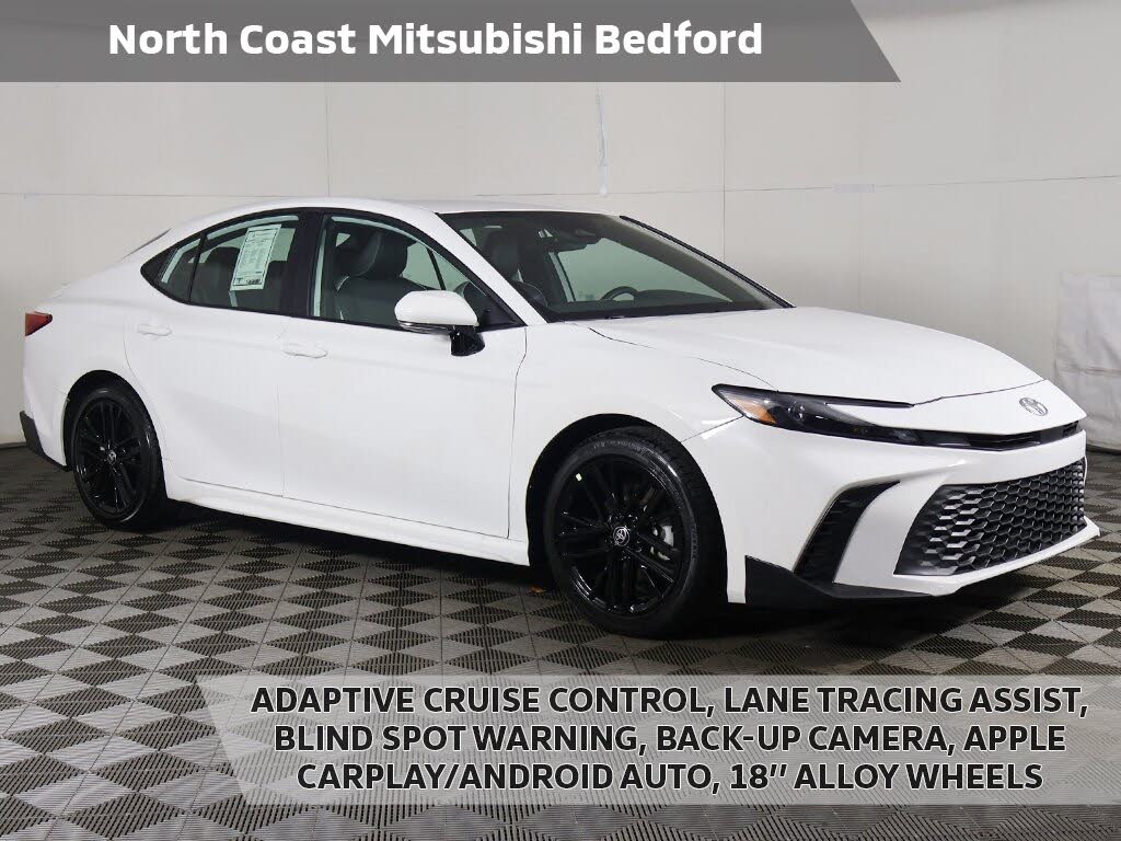 2025 Toyota Camry SE FWD