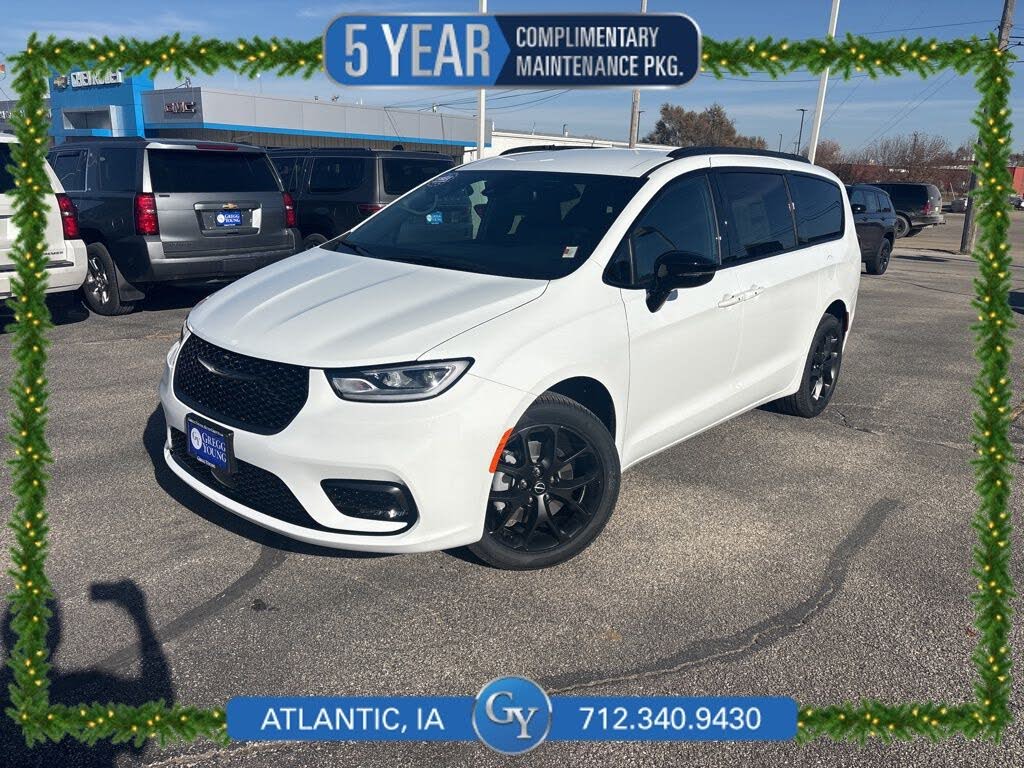 2026 Chrysler Pacifica Select AWD