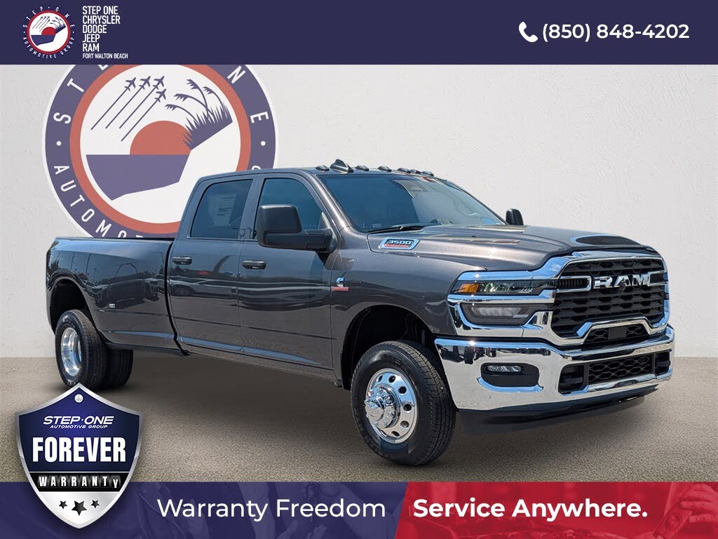 2025 RAM 3500 Tradesman Crew Cab LB DRW 4WD
