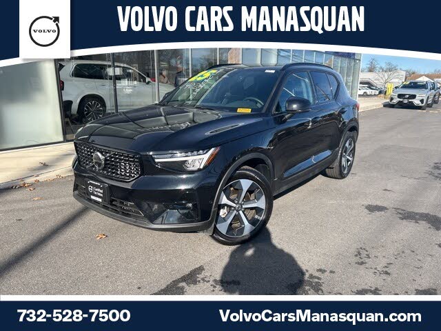 2025 Volvo XC40 B5 Plus Dark Theme AWD