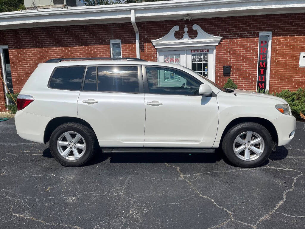 2010 Toyota Highlander Base