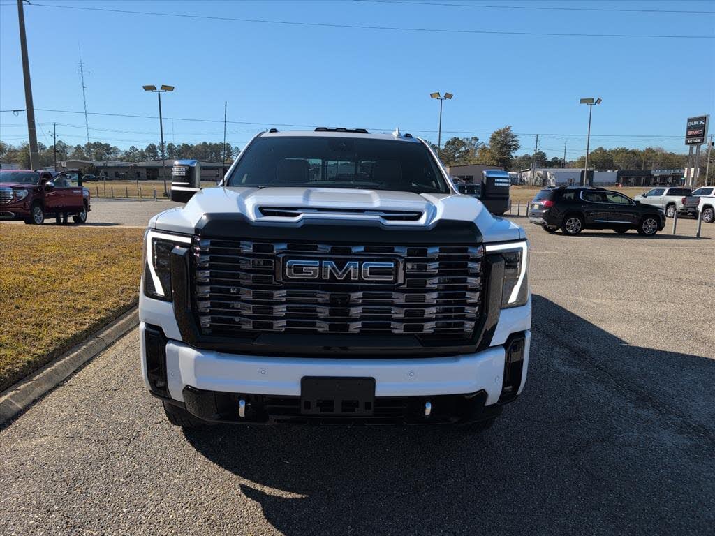 2025 GMC Sierra 3500HD Denali Ultimate Crew Cab 4WD