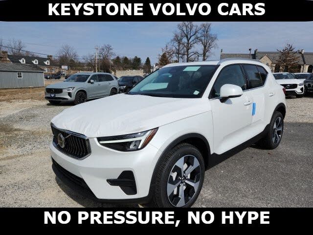 2025 Volvo XC40 B5 Core Bright Theme AWD