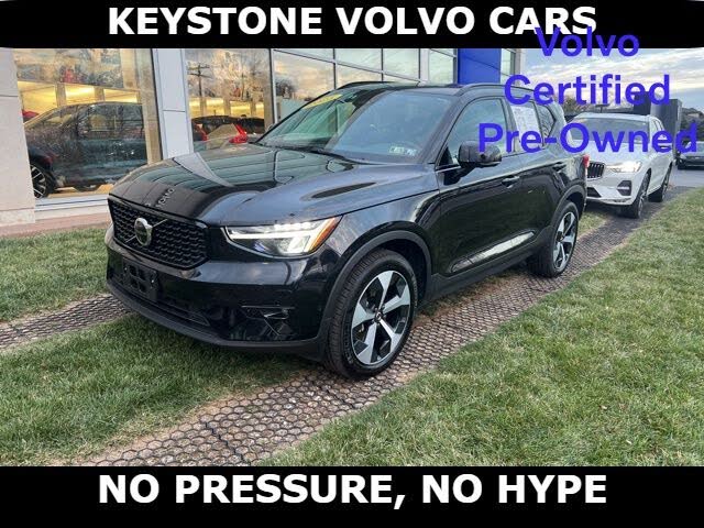 2025 Volvo XC40 B5 Plus Dark Theme AWD