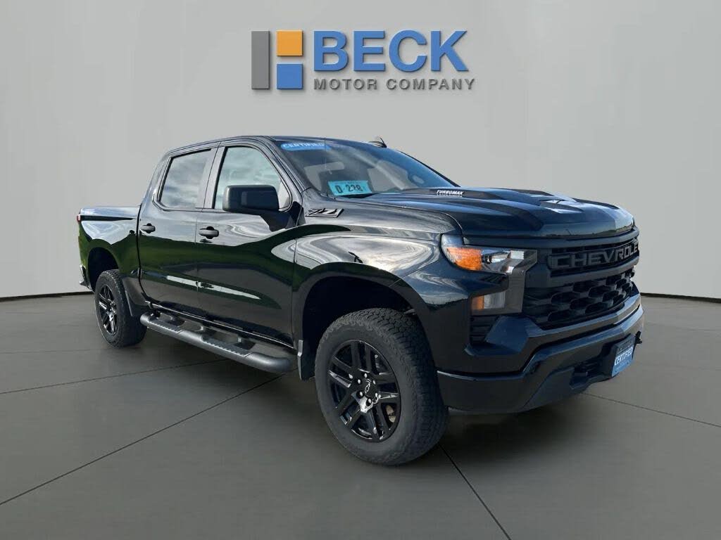 2024 Chevrolet Silverado 1500 Custom Trail Boss Crew Cab 4WD