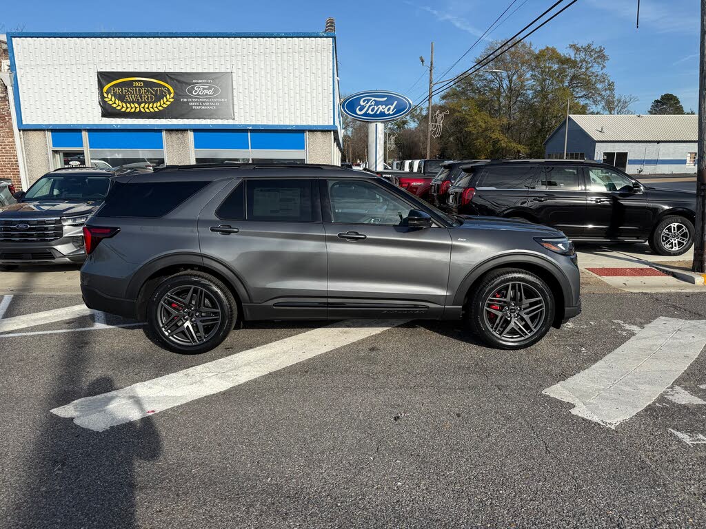 2026 Ford Explorer ST-Line RWD