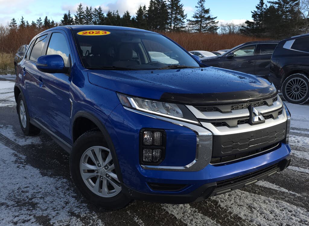 2023 Mitsubishi RVR SE AWC