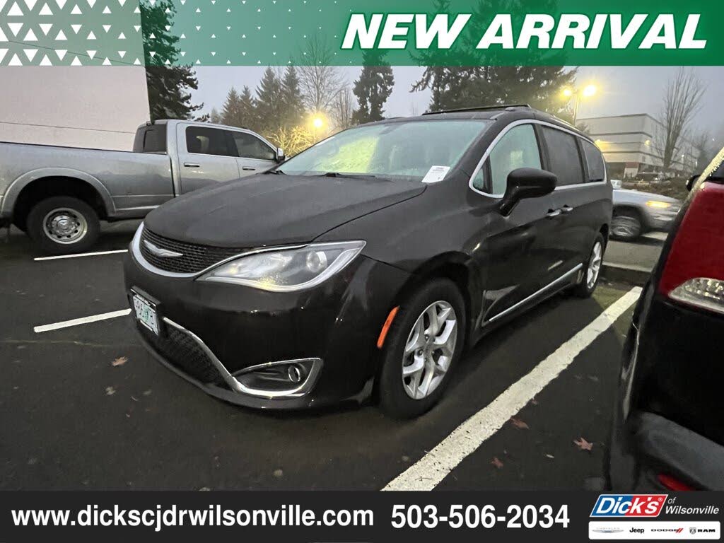 2017 Chrysler Pacifica Touring L FWD