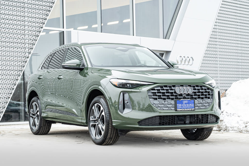 2025 Audi Q5 quattro Premium 40 TFSI