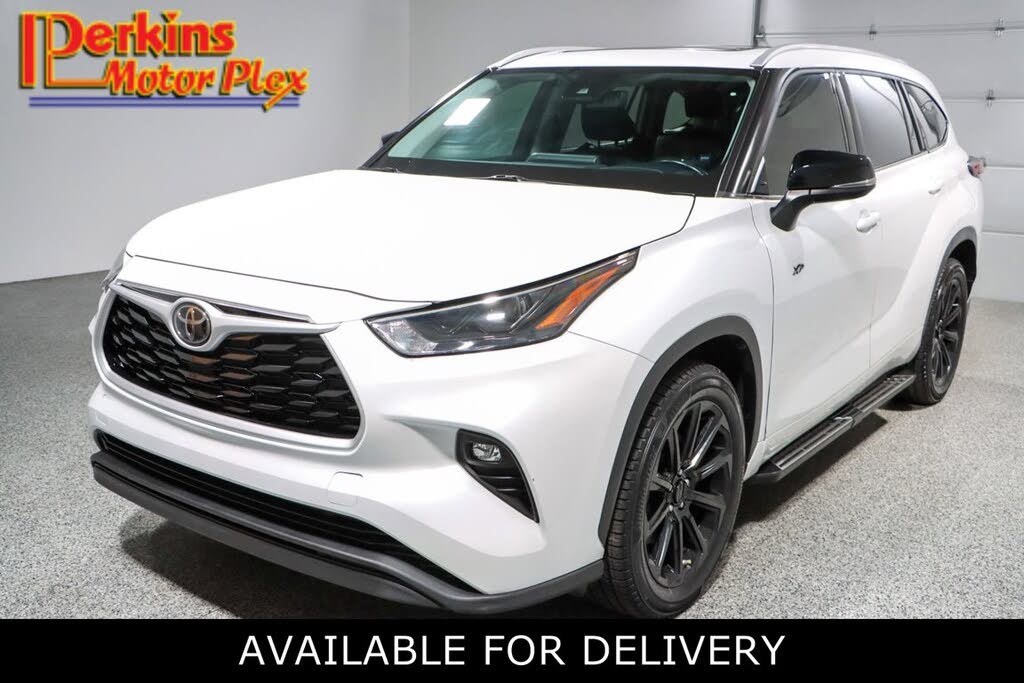 2022 Toyota Highlander XLE FWD