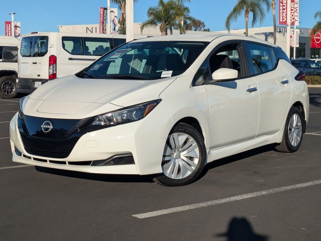 2024 Nissan LEAF S FWD