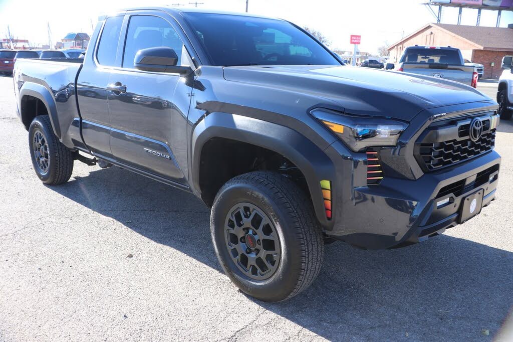 2025 Toyota Tacoma SR5 XtraCab LB RWD