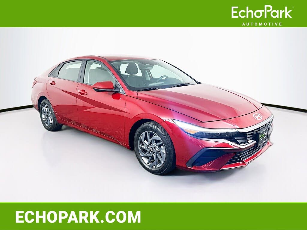 2024 Hyundai Elantra SEL FWD