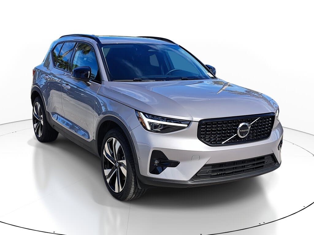 2026 Volvo XC40 B4 Plus FWD