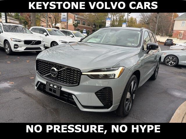 2025 Volvo XC60 Recharge T8 Plus Dark Theme eAWD