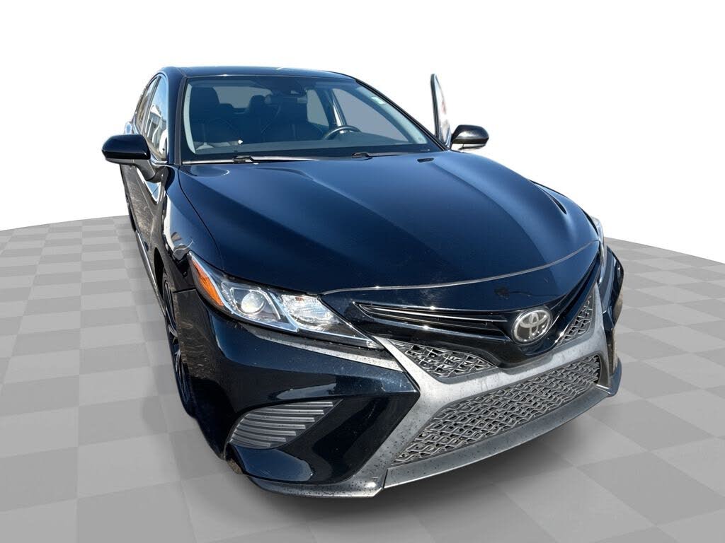 2020 Toyota Camry SE FWD