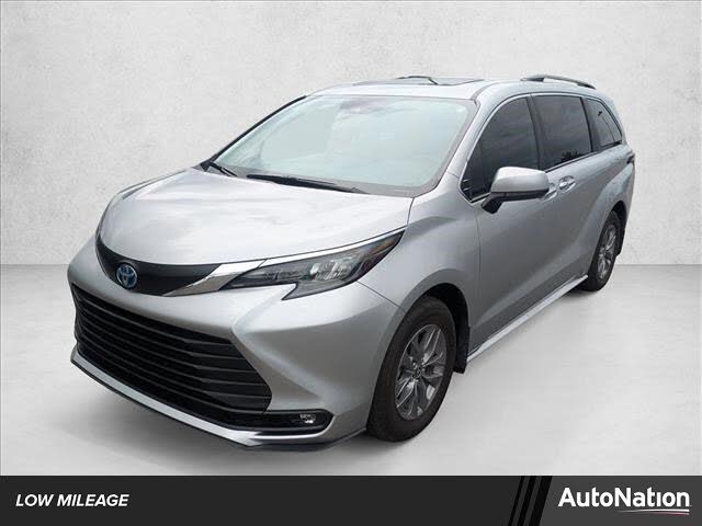 2025 Toyota Sienna XLE 7-Passenger FWD