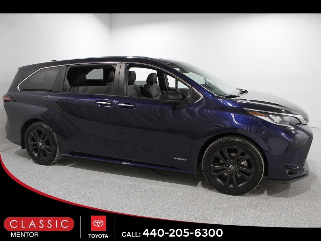 2021 Toyota Sienna XSE 7-Passenger FWD